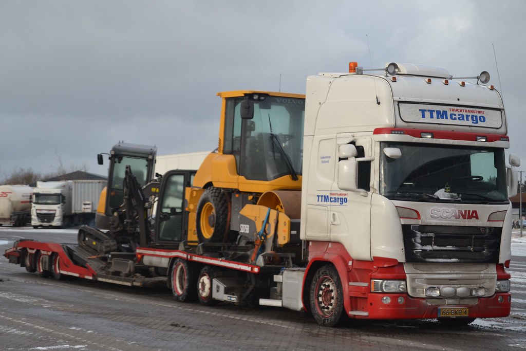 Sewa Truk Jakarta Surabaya 24 Jam